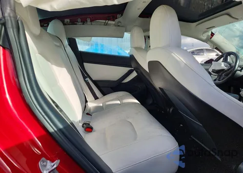 2019 Tesla Model 3 из США, поврежденный, VIN 5YJ3E1EA5KF402767